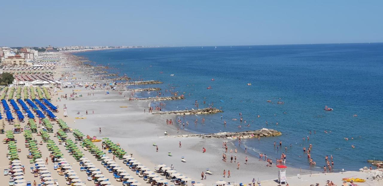Sul Mare... Apartman Misano Adriatico Kültér fotó